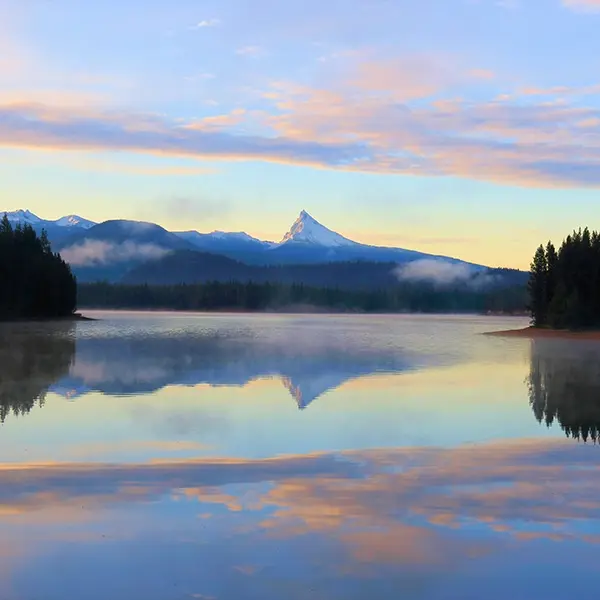 Mount Thielson view from Diamond Lake